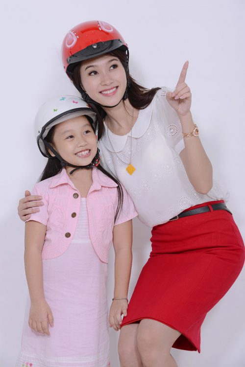Dịch vụ in logo lên nón bảo hiểm quà tặng Eikichi124